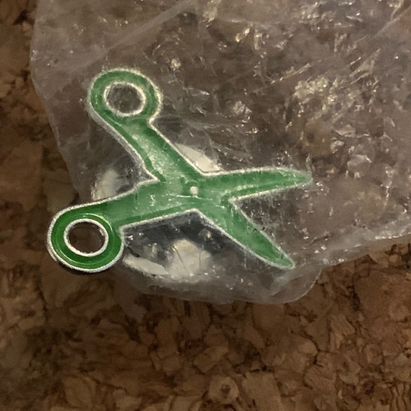 Jo-Ann Fabrics employee pins & Green Measuring Tape - and FAST Pin! - Picture 4 of 7